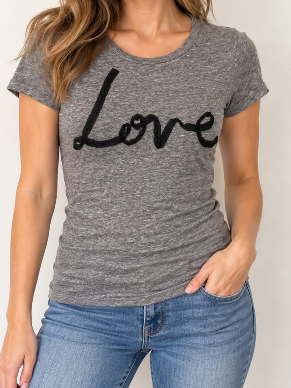 2011 American Eagle Gray Love Appliqué Graphic T-Shirt Women’s M